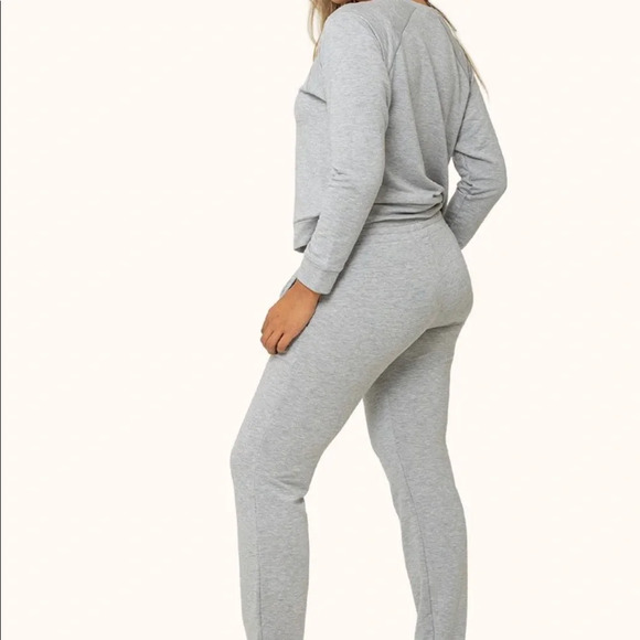 NWT Lively The Terry-Soft Jogger in Heather Grey Size Small - Picture 3 of 8